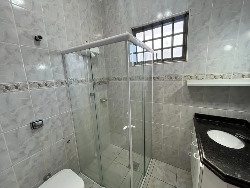 Foto 8 de Casa com 3 quartos para alugar, 250m2 em Jardim Alvorada, Jau - SP