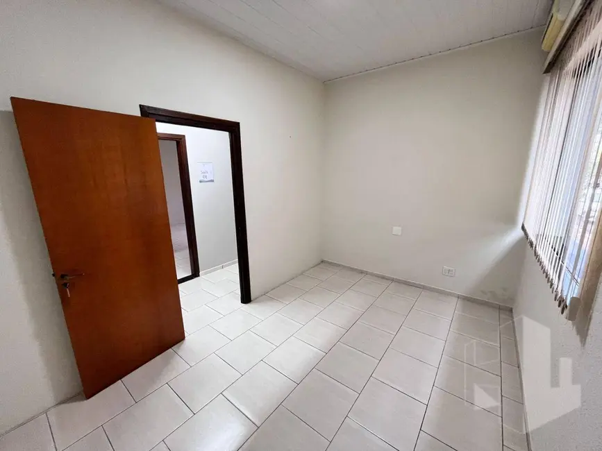 Foto 3 de Sala Comercial para alugar, 338m2 em Centro, Jau - SP