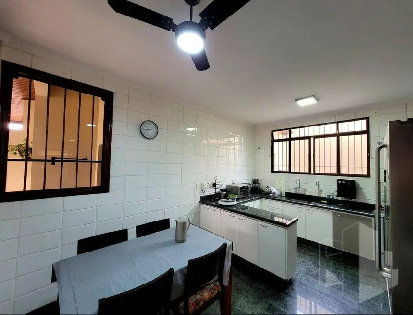 Foto 7 de Casa com 3 quartos para alugar, 278m2 em Jardim Continental, Jau - SP