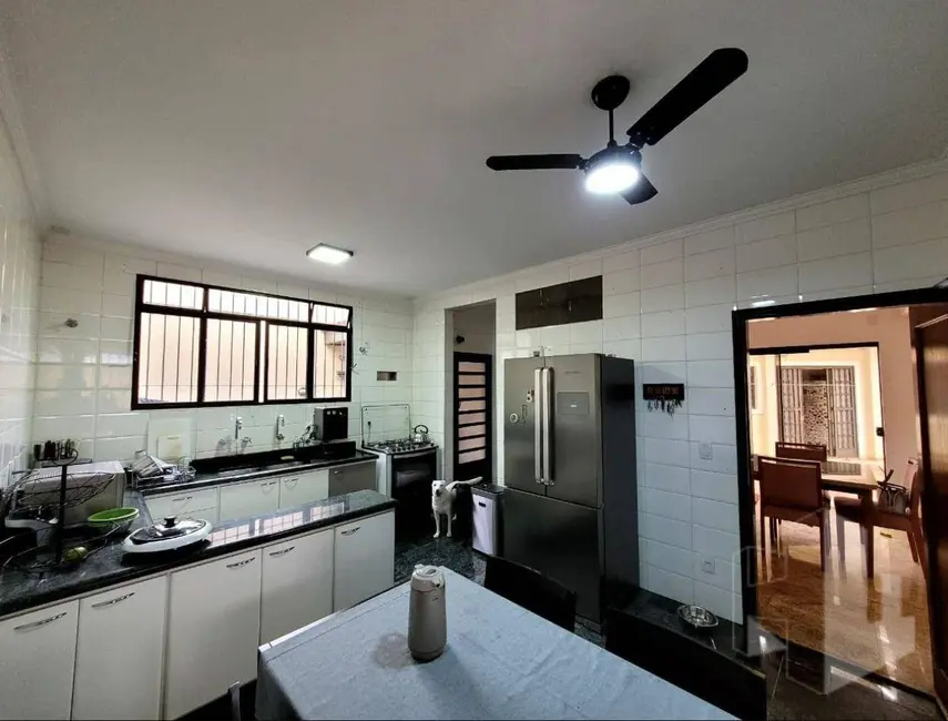 Foto 4 de Casa com 3 quartos para alugar, 278m2 em Jardim Continental, Jau - SP
