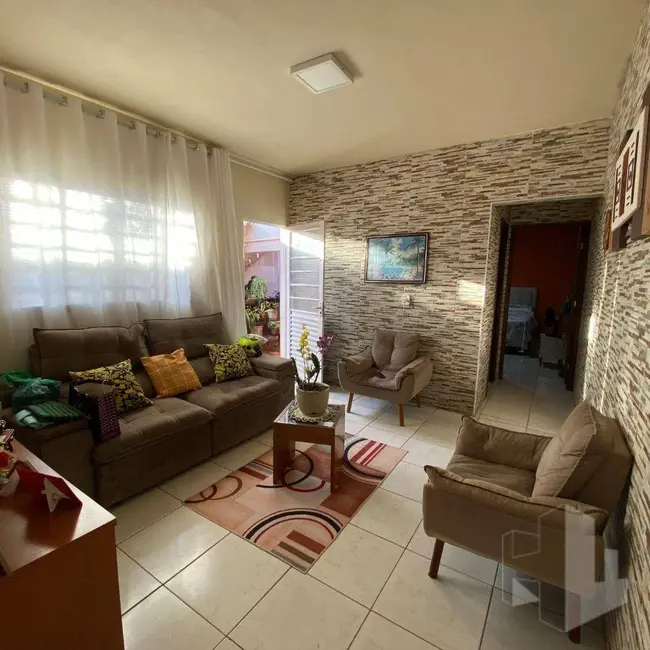 Foto 3 de Casa com 2 quartos à venda, 140m2 em Jardim Cila de Lúcio Bauab, Jau - SP