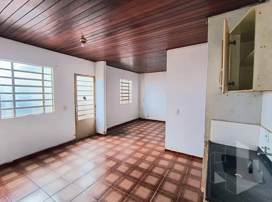 Foto 1 de Casa com 1 quarto para alugar, 140m2 em Jardim Santo Onofre, Jau - SP