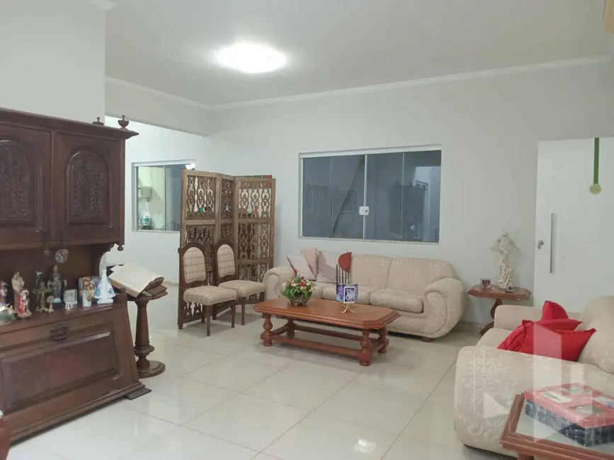 Foto 4 de Casa com 2 quartos à venda, 256m2 em Vila Hilst, Jau - SP