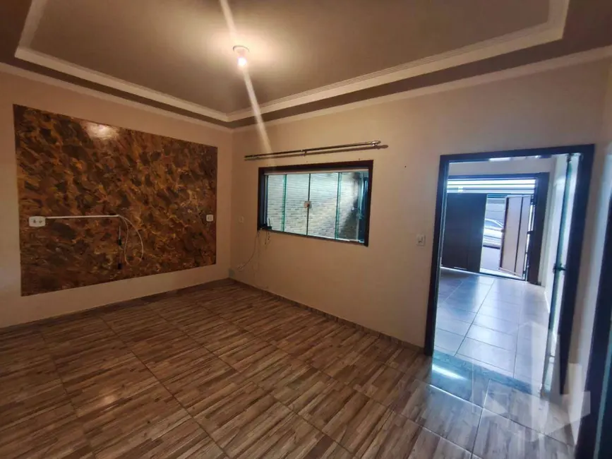 Foto 2 de Casa com 2 quartos para alugar, 230m2 em Vila São Judas Tadeu, Jau - SP