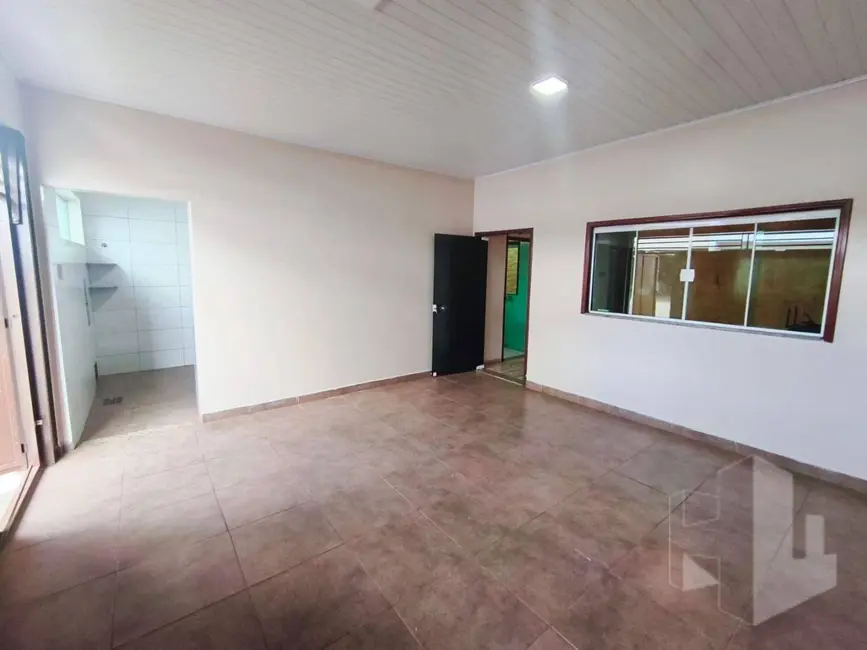 Foto 1 de Casa com 2 quartos para alugar, 230m2 em Vila São Judas Tadeu, Jau - SP