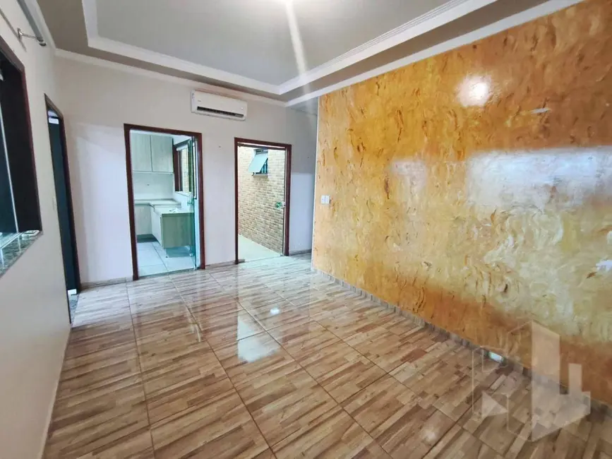 Foto 3 de Casa com 2 quartos para alugar, 230m2 em Vila São Judas Tadeu, Jau - SP