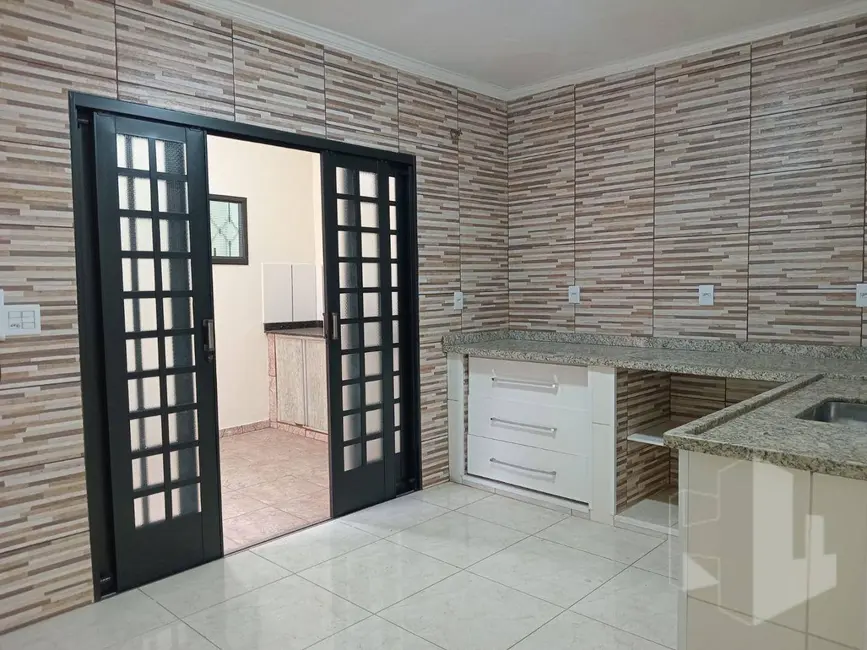 Casa com 2 quartos à venda, 200m2 em Jardim João Ballan II, Jau - SP - imagem 9 Foto 9 de Casa com 2 quartos à venda, 200m2 em Jardim João Ballan II, Jau - SP