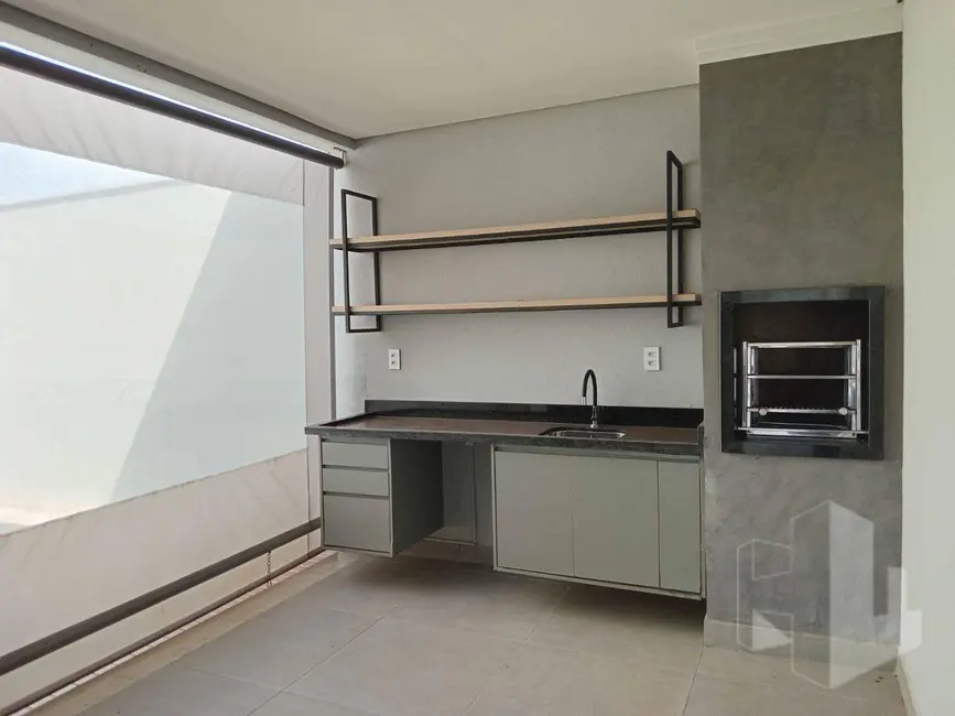 Foto 1 de Casa de Condomínio com 2 quartos à venda, 180m2 em Jardim Europa, Jau - SP