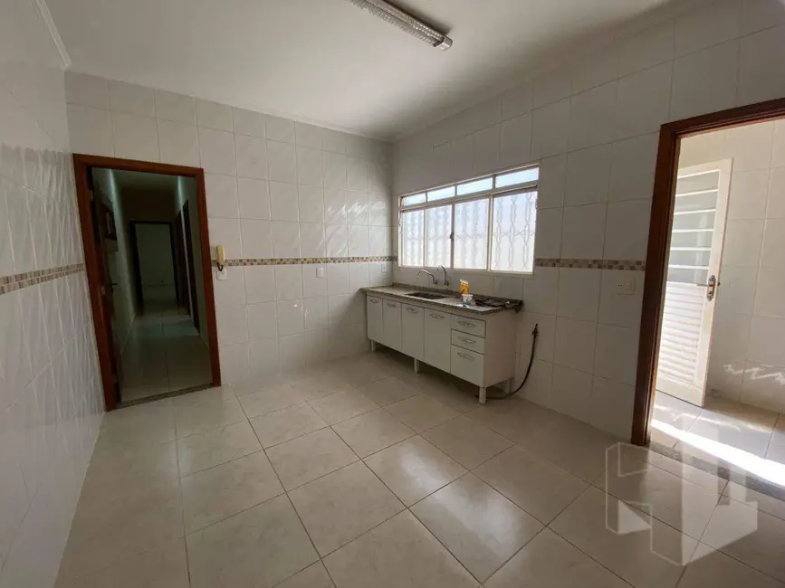 Foto 3 de Casa com 3 quartos à venda, 125m2 em Jardim Itamarati, Jau - SP