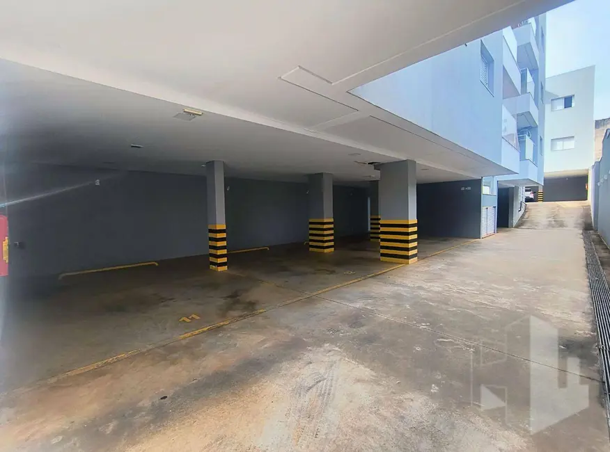 Foto 2 de Apartamento com 1 quarto para alugar, 60m2 em Vila Ivan, Jau - SP