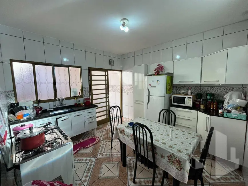 Foto 6 de Casa com 4 quartos à venda, 200m2 em Distrito de Potunduva (Potunduva), Jau - SP