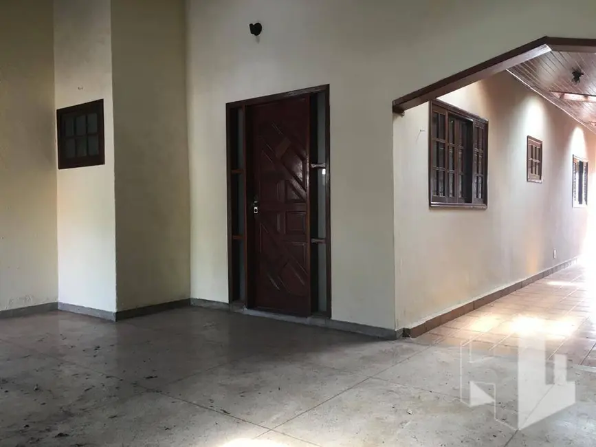 Foto 4 de Casa com 3 quartos para alugar, 250m2 em Jardim Rosa Branca, Jau - SP