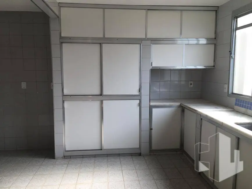 Foto 5 de Casa com 3 quartos para alugar, 250m2 em Jardim Rosa Branca, Jau - SP