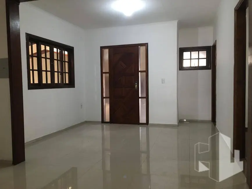 Foto 2 de Casa com 3 quartos para alugar, 250m2 em Jardim Rosa Branca, Jau - SP
