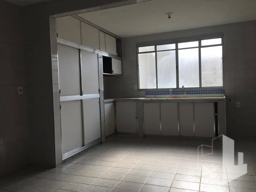 Foto 8 de Casa com 3 quartos para alugar, 250m2 em Jardim Rosa Branca, Jau - SP