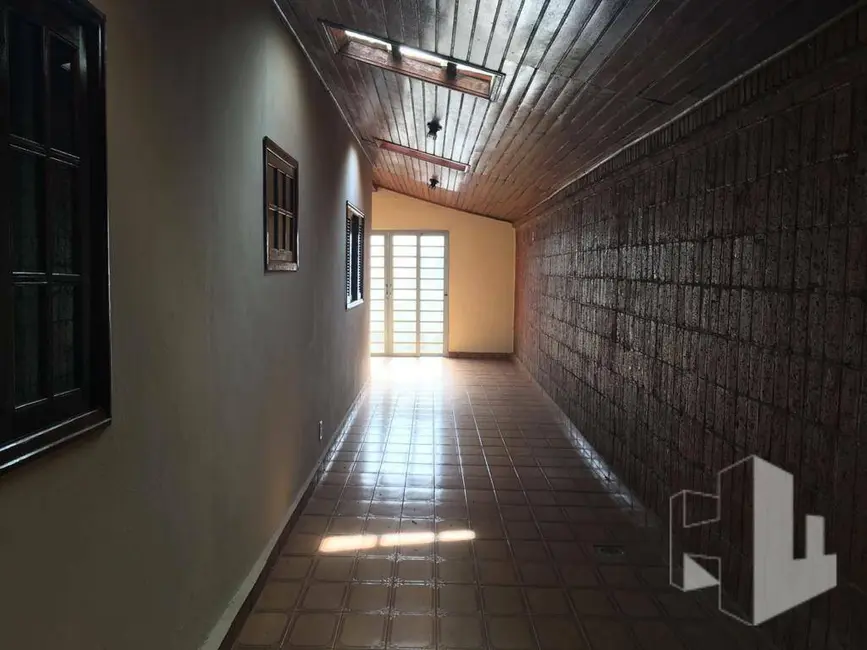 Foto 7 de Casa com 3 quartos para alugar, 250m2 em Jardim Rosa Branca, Jau - SP