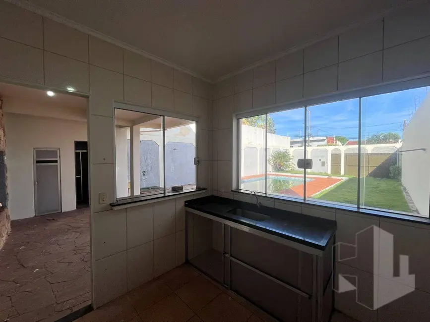 Foto 3 de Casa com 2 quartos para alugar, 150m2 em Jardim Campos Prado, Jau - SP
