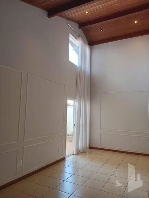 Casa com 3 quartos à venda, 253m2 em Jardim Alvorada, Jau - SP - imagem 3 Foto 3 de Casa com 3 quartos à venda, 253m2 em Jardim Alvorada, Jau - SP
