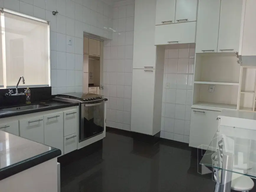 Casa com 3 quartos à venda, 253m2 em Jardim Alvorada, Jau - SP - imagem 5 Foto 5 de Casa com 3 quartos à venda, 253m2 em Jardim Alvorada, Jau - SP