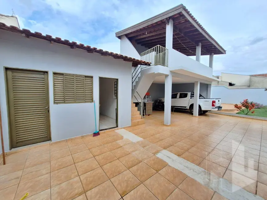 Foto 8 de Casa com 4 quartos para alugar, 500m2 em Chácara Ferreira Dias, Jau - SP