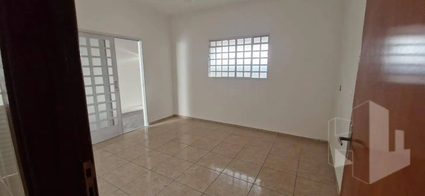 Casa com 1 quarto à venda, 140m2 em Jardim Cila de Lúcio Bauab, Jau - SP - imagem 1 Foto 1 de Casa com 1 quarto à venda, 140m2 em Jardim Cila de Lúcio Bauab, Jau - SP