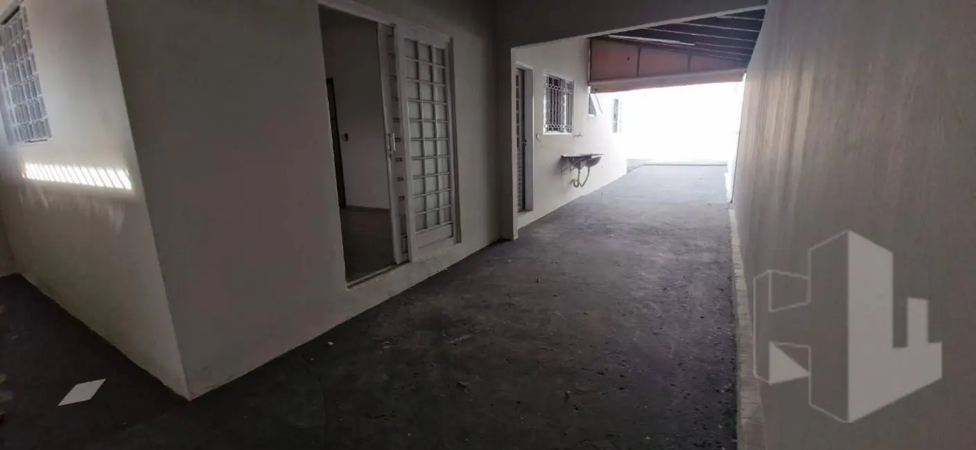 Casa com 1 quarto à venda, 140m2 em Jardim Cila de Lúcio Bauab, Jau - SP - imagem 6 Foto 6 de Casa com 1 quarto à venda, 140m2 em Jardim Cila de Lúcio Bauab, Jau - SP