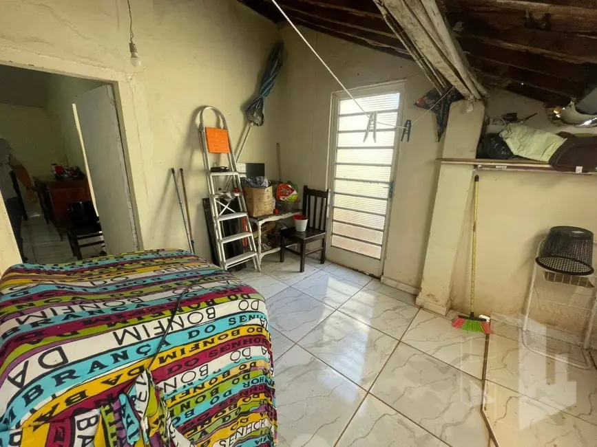 Foto 3 de Casa com 1 quarto para alugar, 110m2 em Vila Nova Jaú, Jau - SP