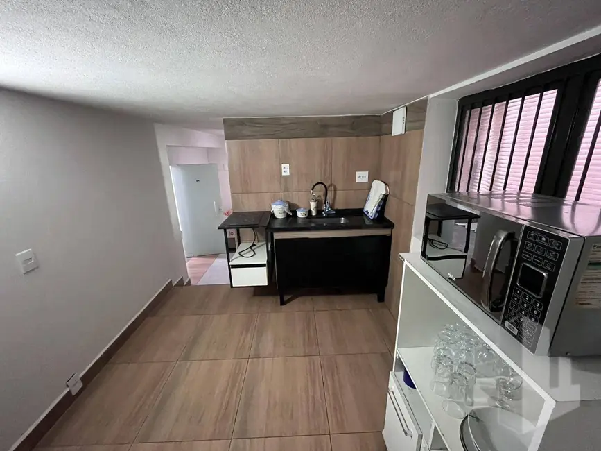 Foto 1 de Kitnet com 1 quarto para alugar, 10m2 em Centro, Jau - SP