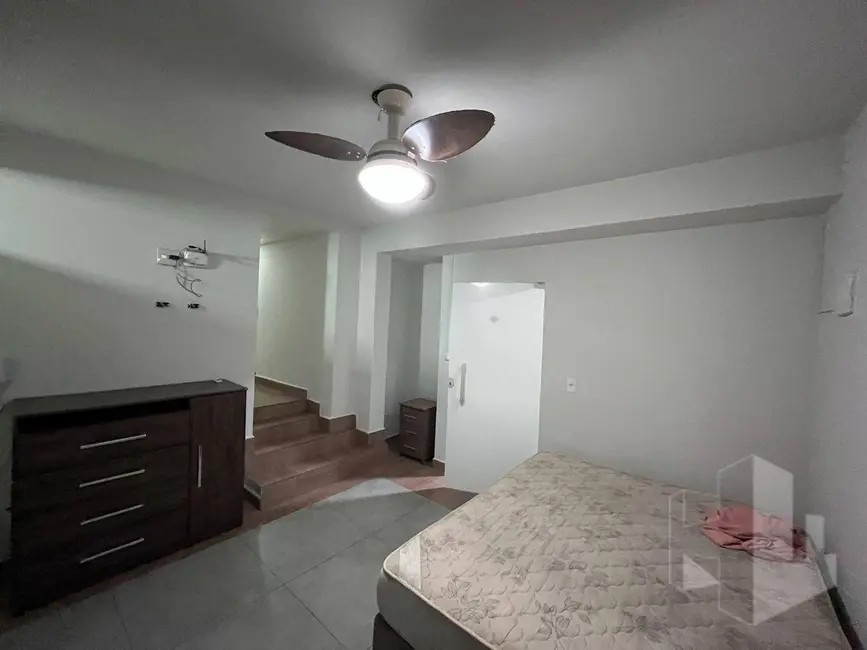 Foto 3 de Kitnet com 1 quarto para alugar, 10m2 em Centro, Jau - SP