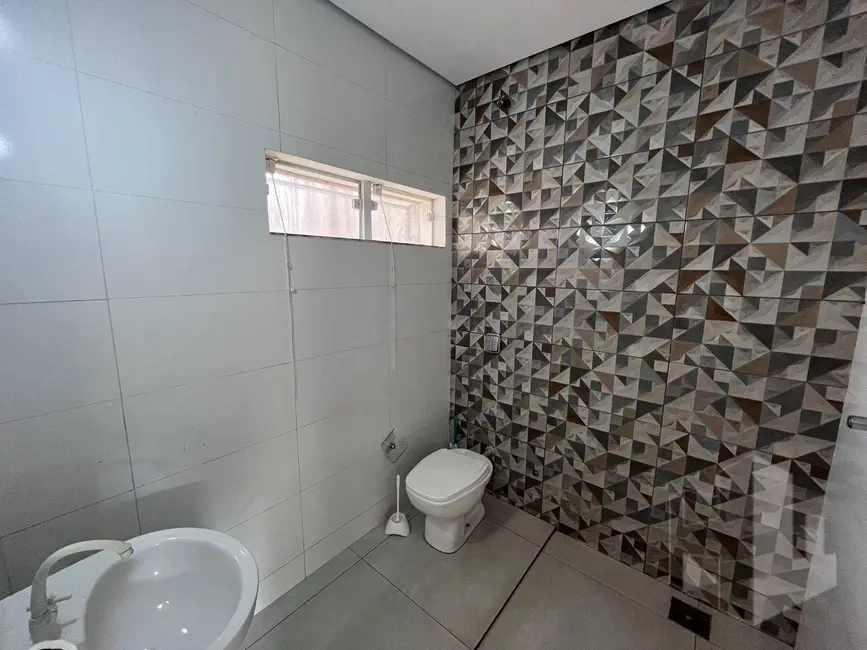 Foto 5 de Casa com 2 quartos para alugar, 250m2 em Jardim Juliana, Jau - SP