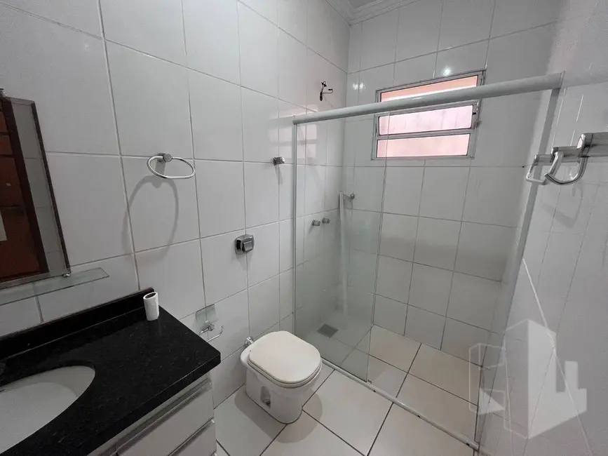 Foto 7 de Casa com 2 quartos para alugar, 250m2 em Jardim Juliana, Jau - SP