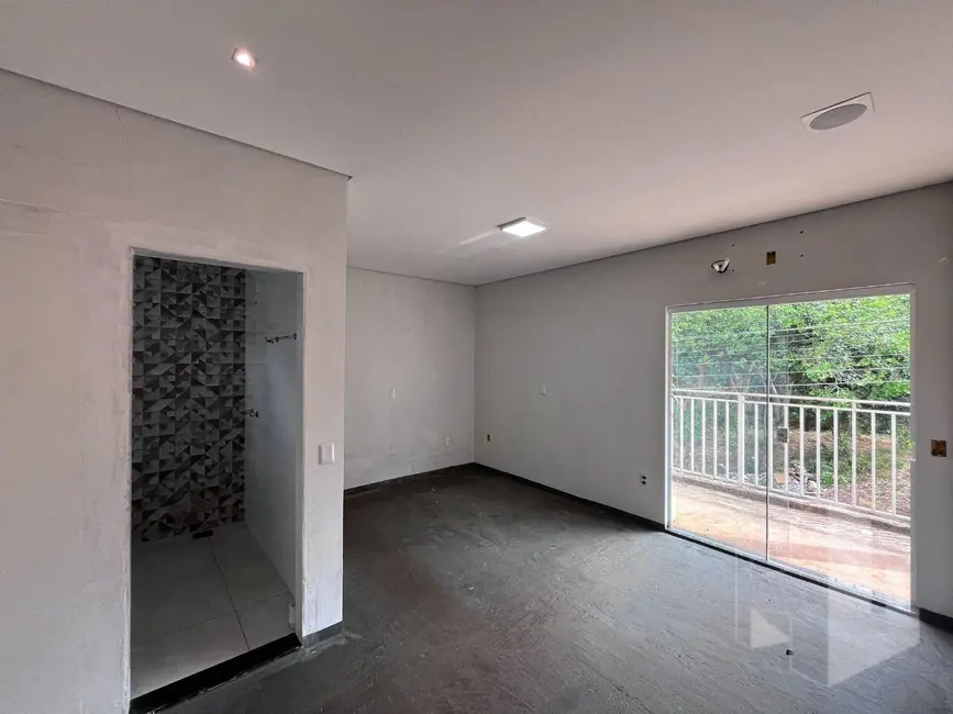 Foto 4 de Casa com 2 quartos para alugar, 250m2 em Jardim Juliana, Jau - SP