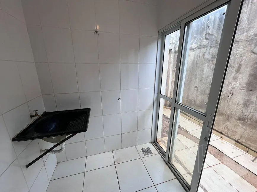 Foto 9 de Casa com 2 quartos para alugar, 250m2 em Jardim Juliana, Jau - SP