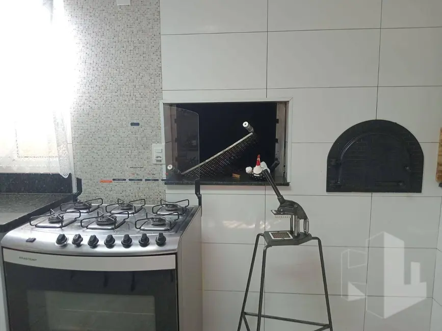 Chácara com 4 quartos à venda, 2000m2 em Centro, Jau - SP - imagem 8 Foto 8 de Chácara com 4 quartos à venda, 2000m2 em Centro, Jau - SP