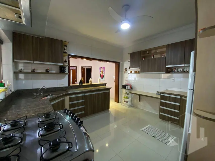 Foto 6 de Casa com 3 quartos à venda, 348m2 em Jardim Maria Luiza I, Jau - SP