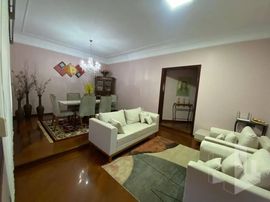 Foto 2 de Casa com 3 quartos à venda, 348m2 em Jardim Maria Luiza I, Jau - SP