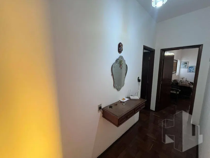 Casa com 4 quartos para alugar, 350m2 em Jardim Estádio, Jau - SP - imagem 9 Foto 9 de Casa com 4 quartos para alugar, 350m2 em Jardim Estádio, Jau - SP