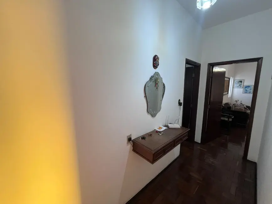 Foto 9 de Casa com 4 quartos para alugar, 350m2 em Jardim Estádio, Jau - SP