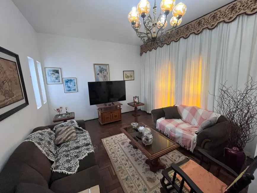 Foto 1 de Casa com 4 quartos para alugar, 350m2 em Jardim Estádio, Jau - SP