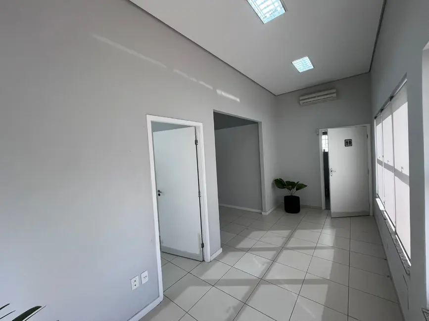 Foto 2 de Sala Comercial para alugar, 32m2 em Centro, Jau - SP