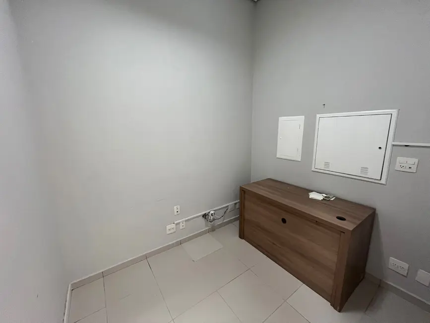 Foto 4 de Sala Comercial para alugar, 32m2 em Centro, Jau - SP