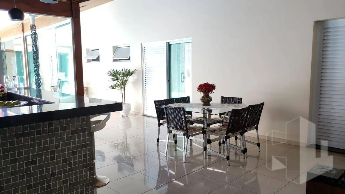 Casa com 2 quartos à venda, 360m2 em Jardim Alvorada, Jau - SP - imagem 8 Foto 8 de Casa com 2 quartos à venda, 360m2 em Jardim Alvorada, Jau - SP