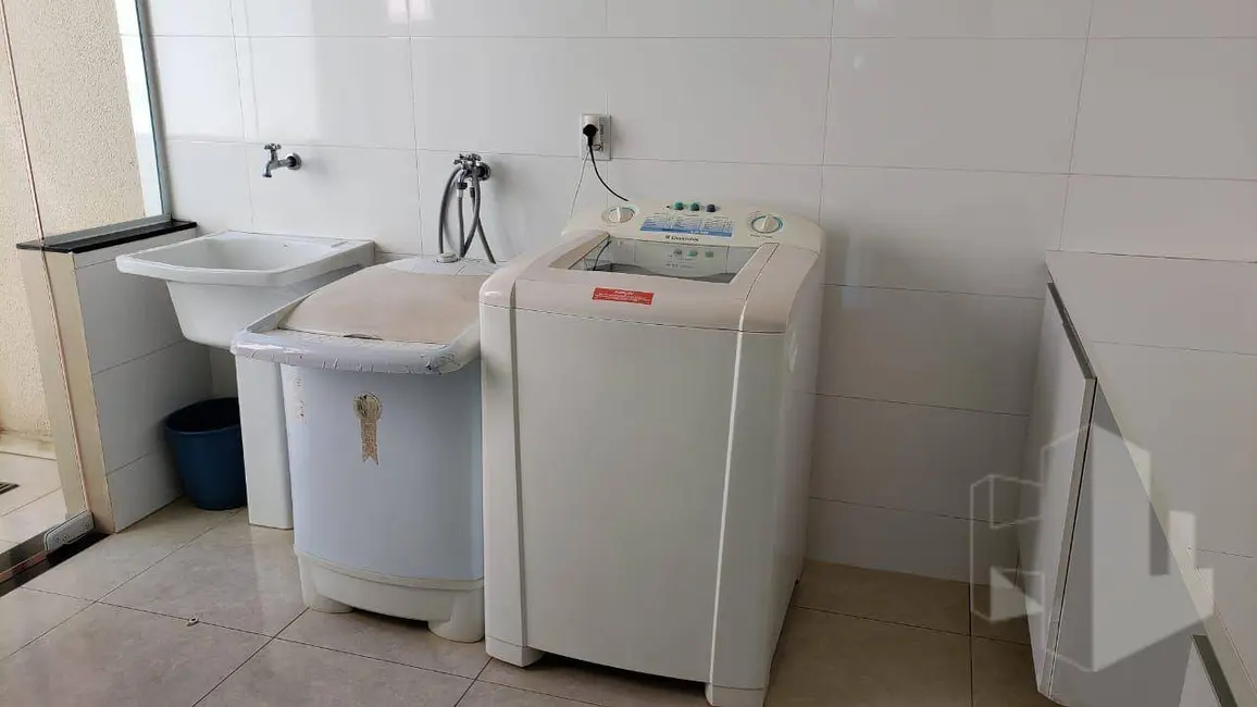 Casa com 2 quartos à venda, 360m2 em Jardim Alvorada, Jau - SP - imagem 6 Foto 6 de Casa com 2 quartos à venda, 360m2 em Jardim Alvorada, Jau - SP