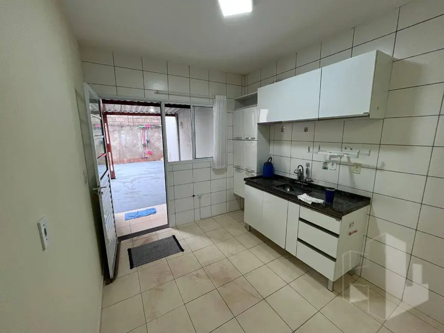 Foto 6 de Casa de Condomínio com 2 quartos para alugar, 140m2 em Jardim Juliana, Jau - SP