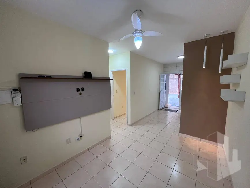 Foto 1 de Casa de Condomínio com 2 quartos para alugar, 140m2 em Jardim Juliana, Jau - SP