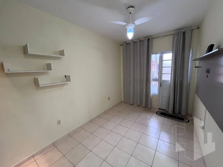 Foto 2 de Casa de Condomínio com 2 quartos para alugar, 140m2 em Jardim Juliana, Jau - SP
