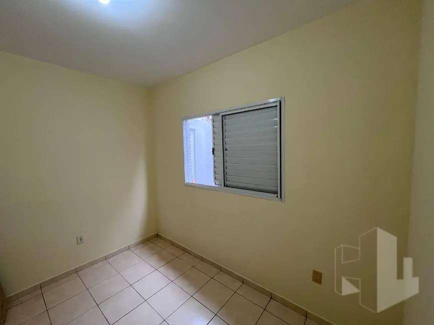 Foto 3 de Casa de Condomínio com 2 quartos para alugar, 140m2 em Jardim Juliana, Jau - SP