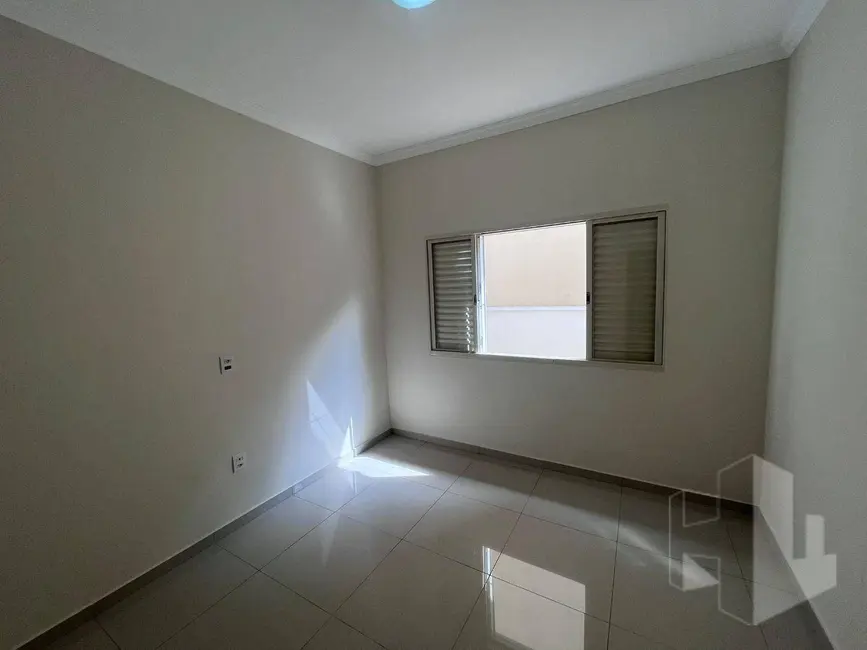 Foto 8 de Casa com 3 quartos para alugar, 250m2 em Jardim Parati, Jau - SP
