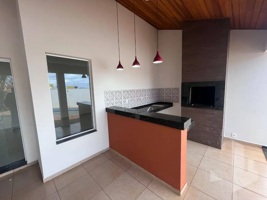 Foto 5 de Casa com 3 quartos para alugar, 250m2 em Jardim Parati, Jau - SP