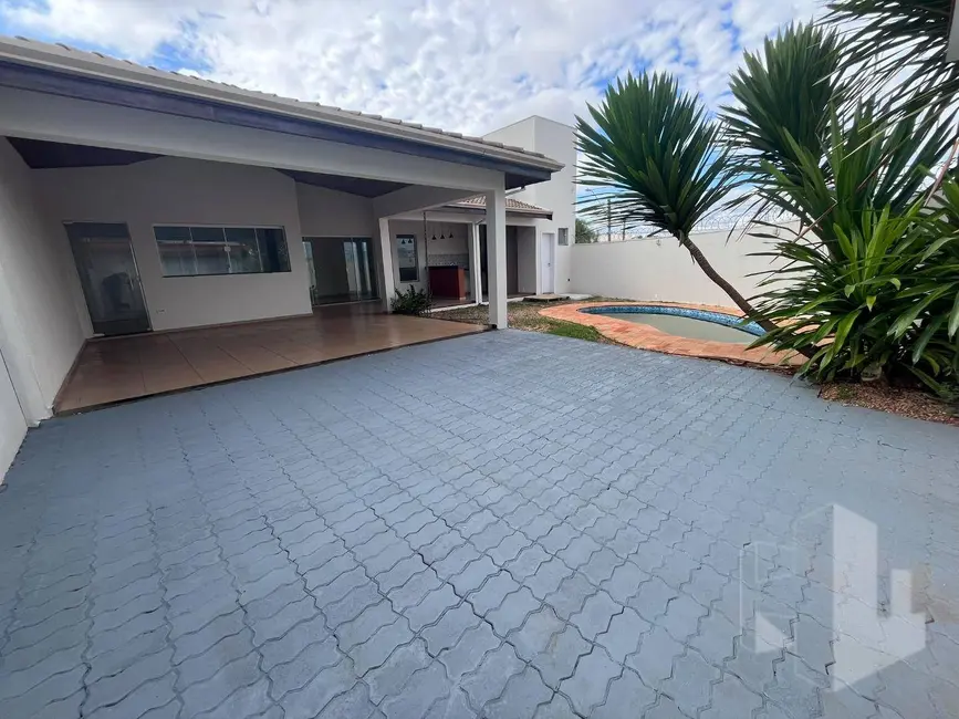 Foto 1 de Casa com 3 quartos para alugar, 250m2 em Jardim Parati, Jau - SP